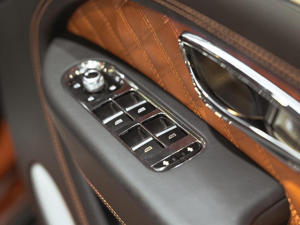 An interior shot of the door interior on a 2022 Bentley BENTAYGA