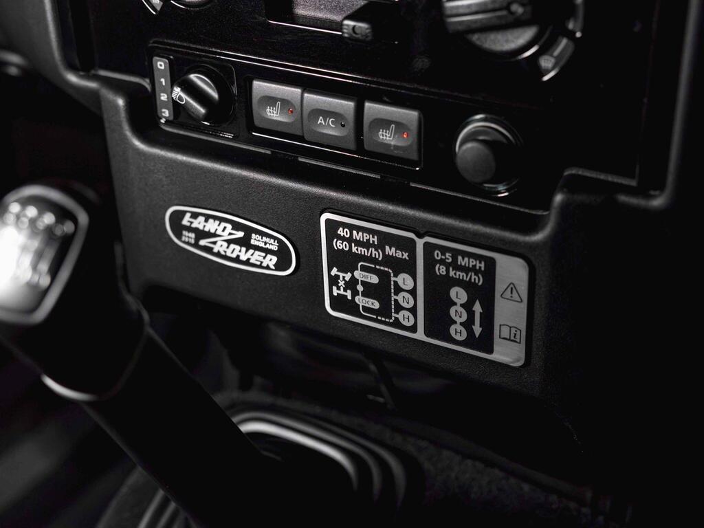 An interior shot of the misc controls on a 2016 Land Rover Defender 90