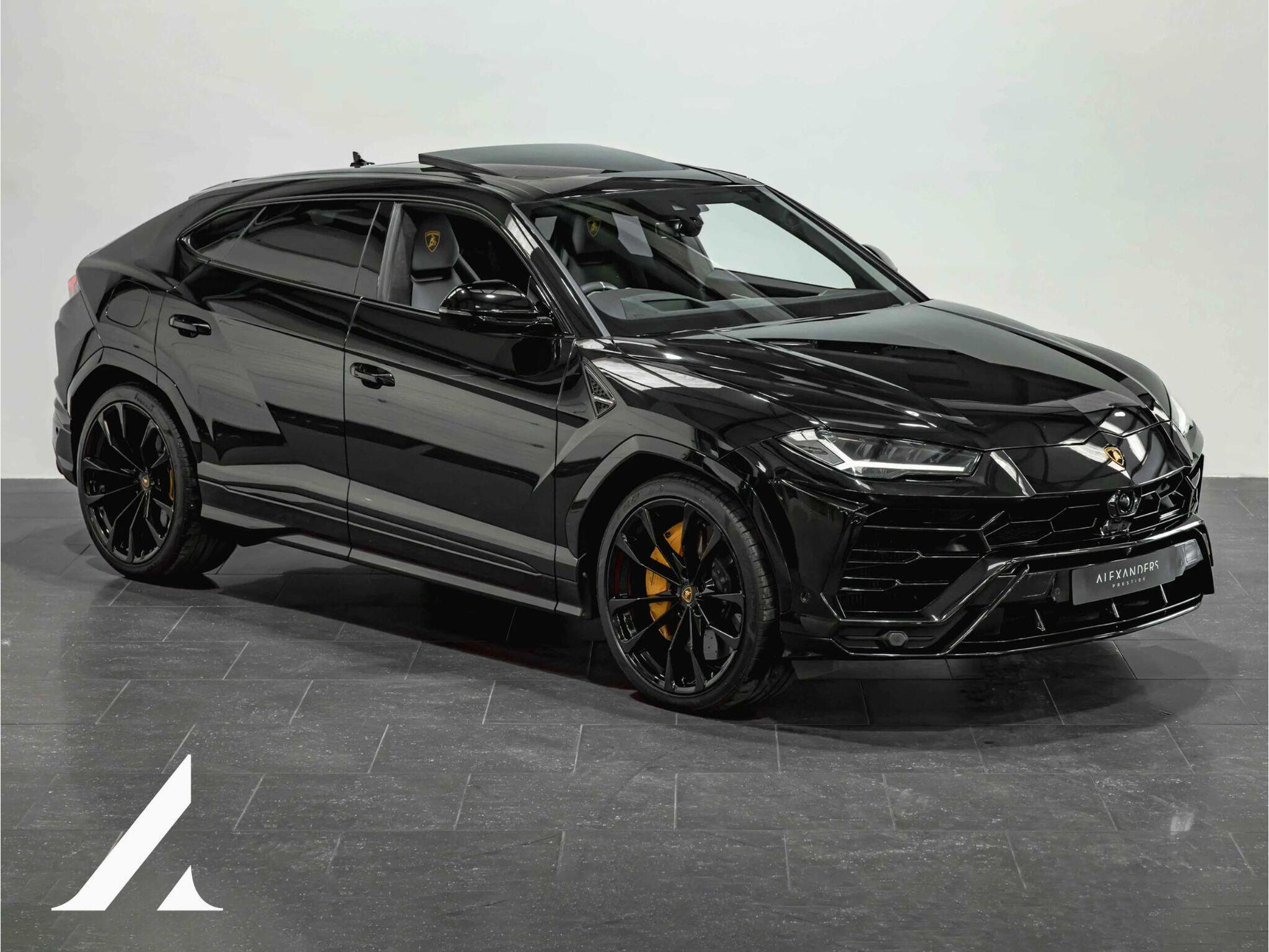 An exterior shot of the front right on a 2022 Lamborghini Urus