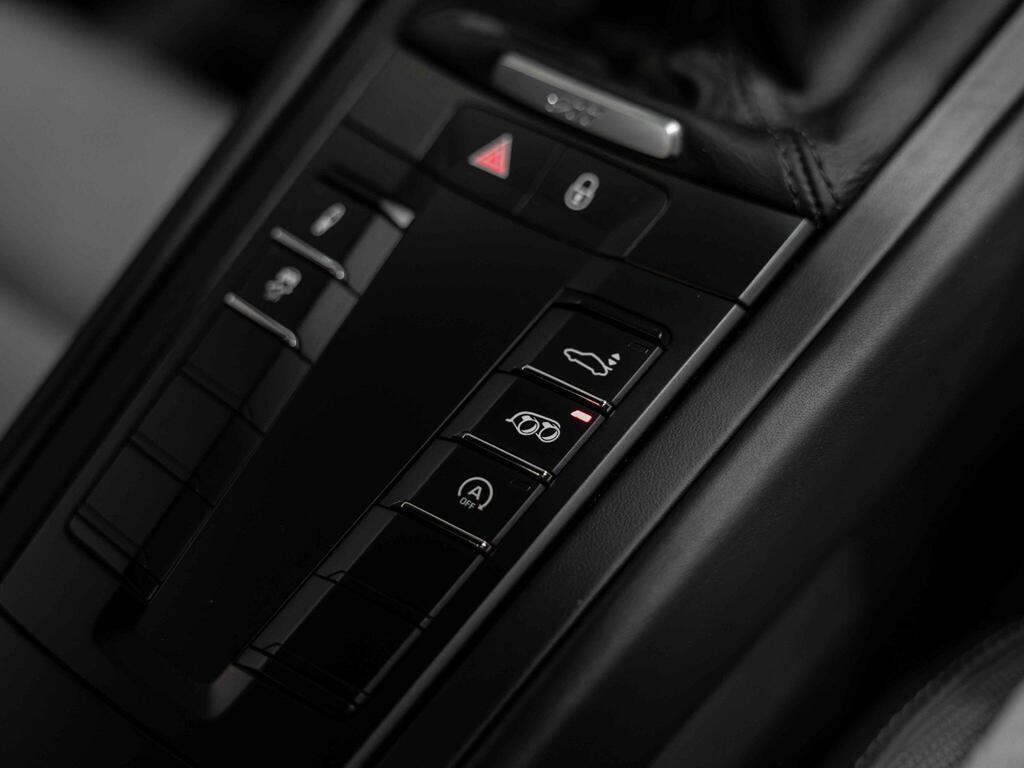 An interior shot of the misc controls on a 2018 Porsche 911