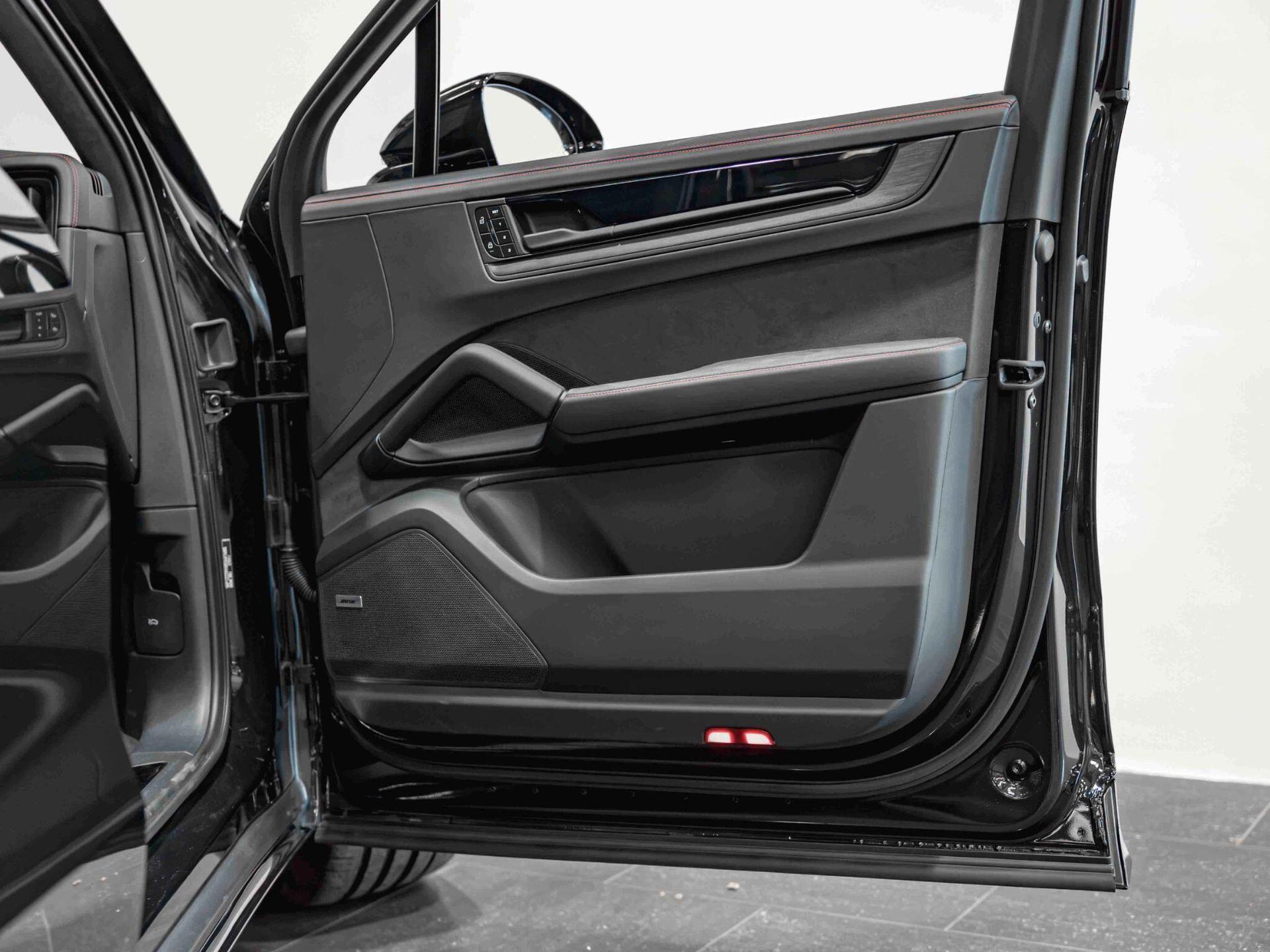 An interior shot of the door interior on a 2024 Porsche Cayenne