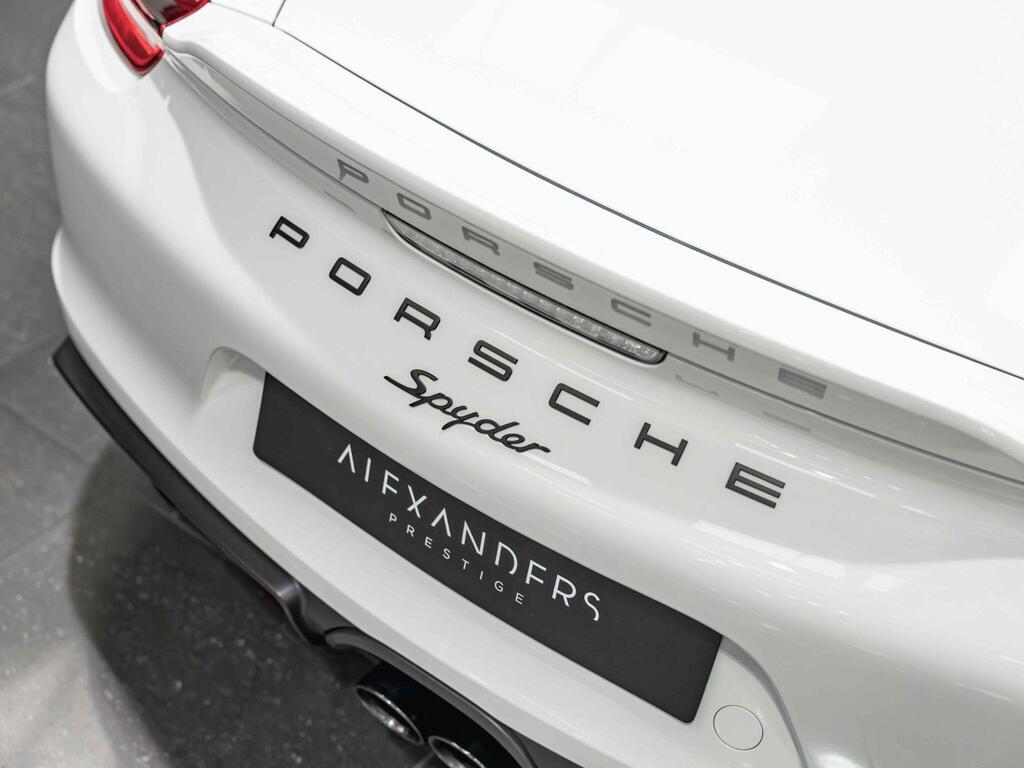 An interior shot of the misc controls on a 2015 Porsche Boxster
