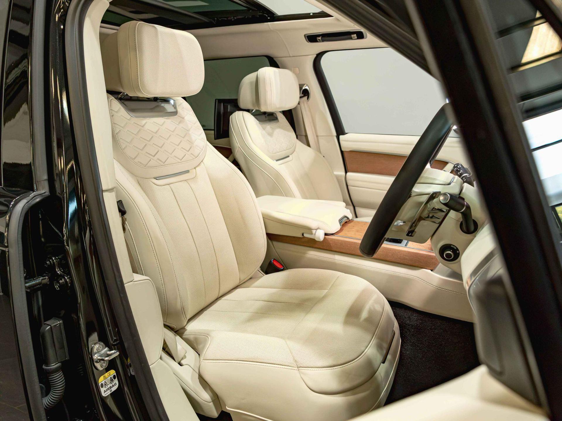 An interior shot of the driver seat on a 2024 Land Rover Range Rover