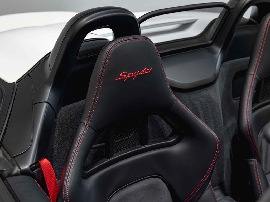 An interior shot of the seats rear on a 2015 Porsche Boxster