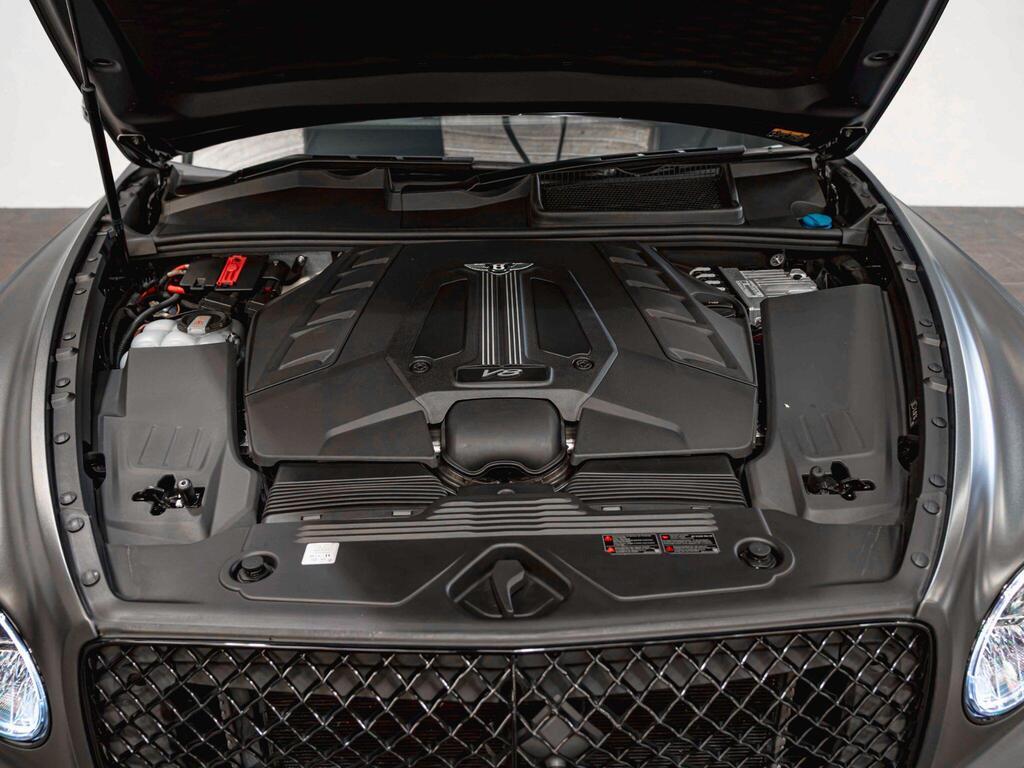 An exterior shot of the engine on a 2025 Bentley Bentayga
