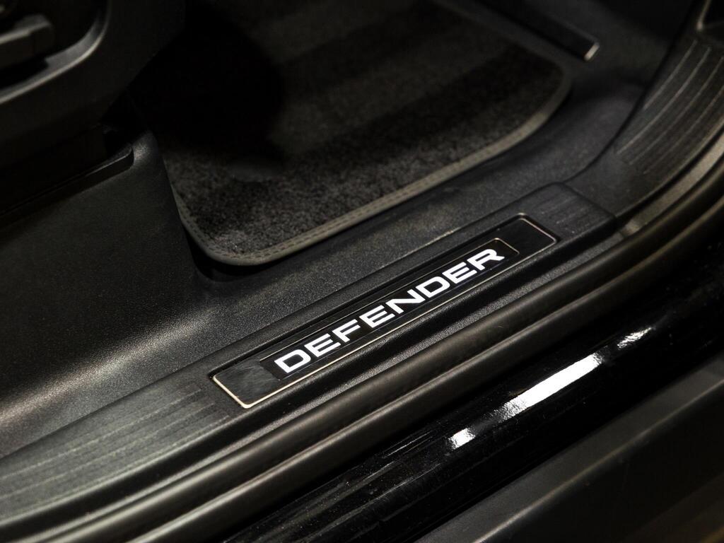 An interior shot of the misc controls on a 2025 Land Rover Defender 110