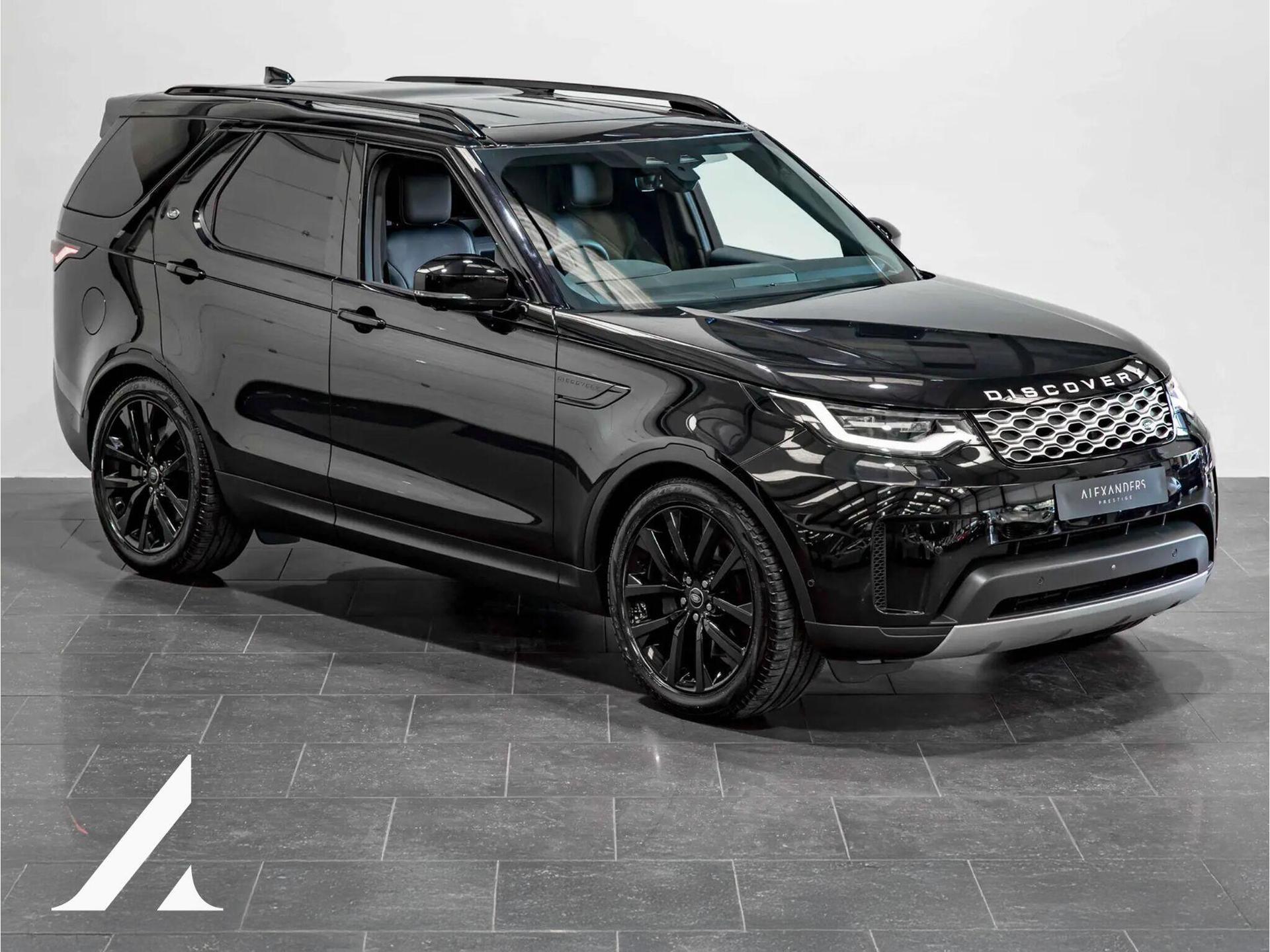 An exterior shot of the front right on a 2025 Land Rover Discovery