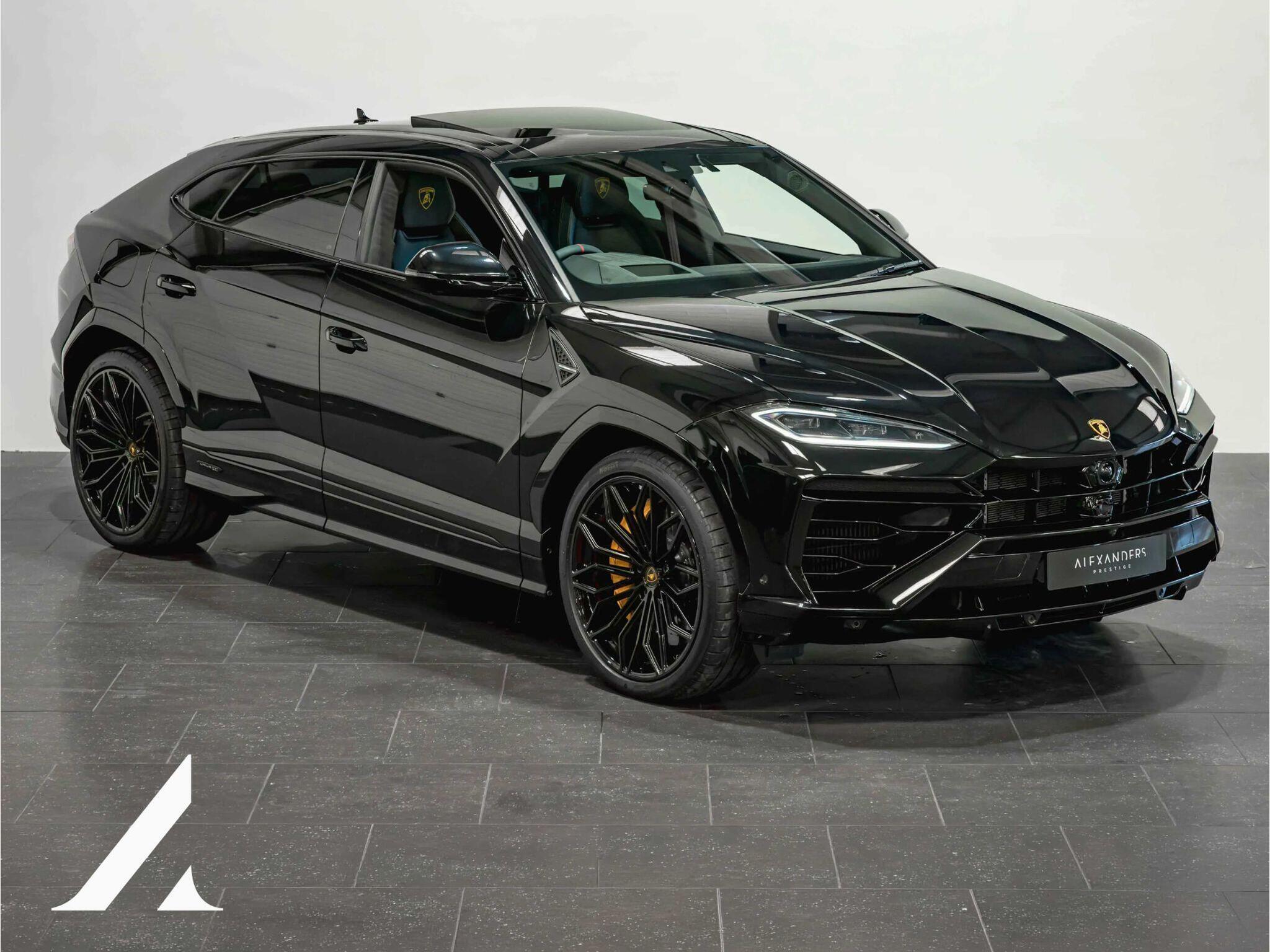 An exterior shot of the front right on a 2025 Lamborghini Urus