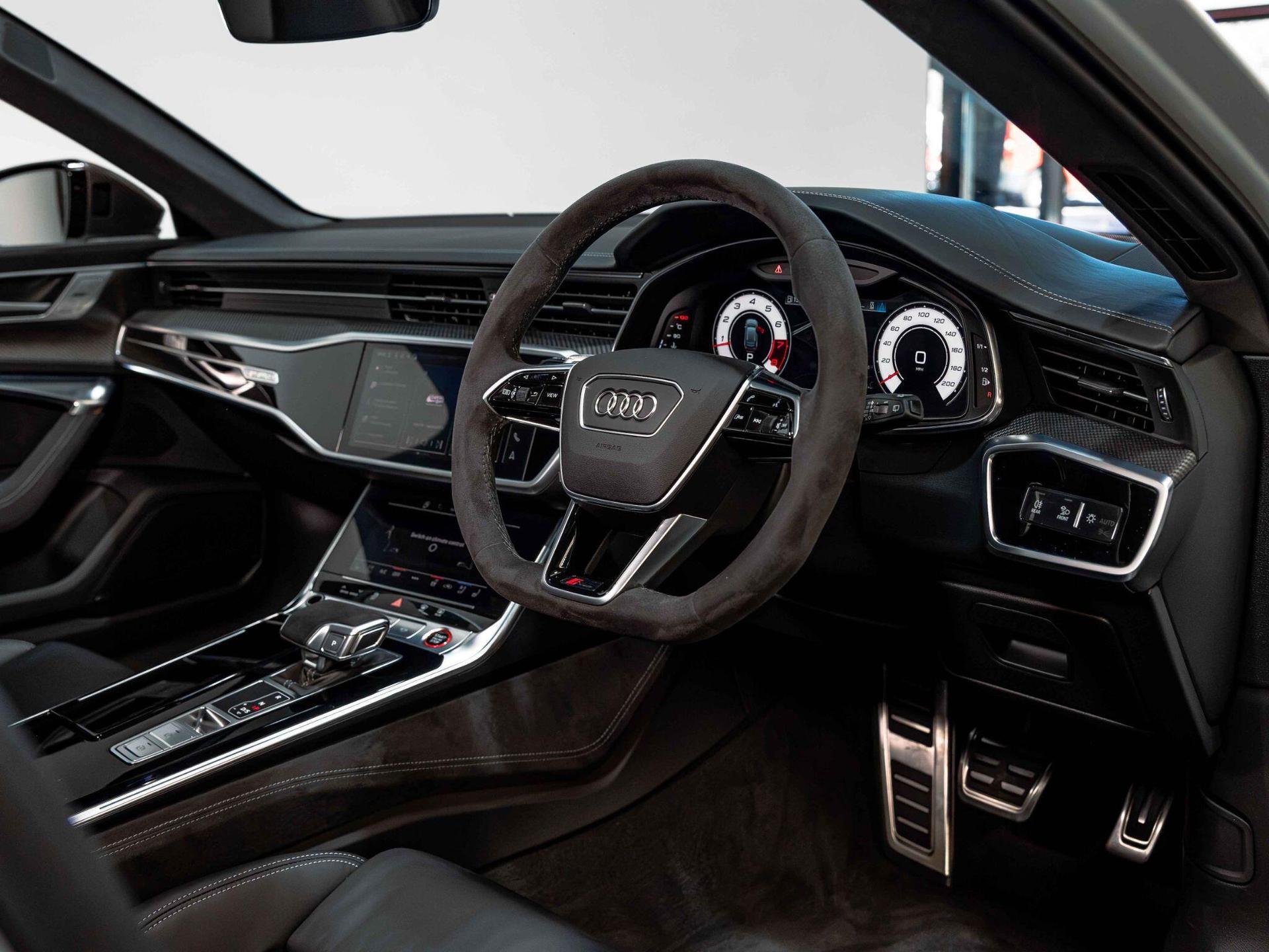 An interior shot of the interior front on a 2024 Audi RS6 Avant