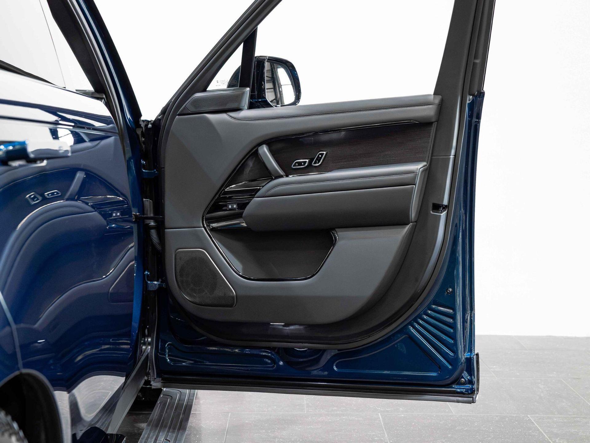 An interior shot of the door interior on a 2026 Land Rover Range Rover