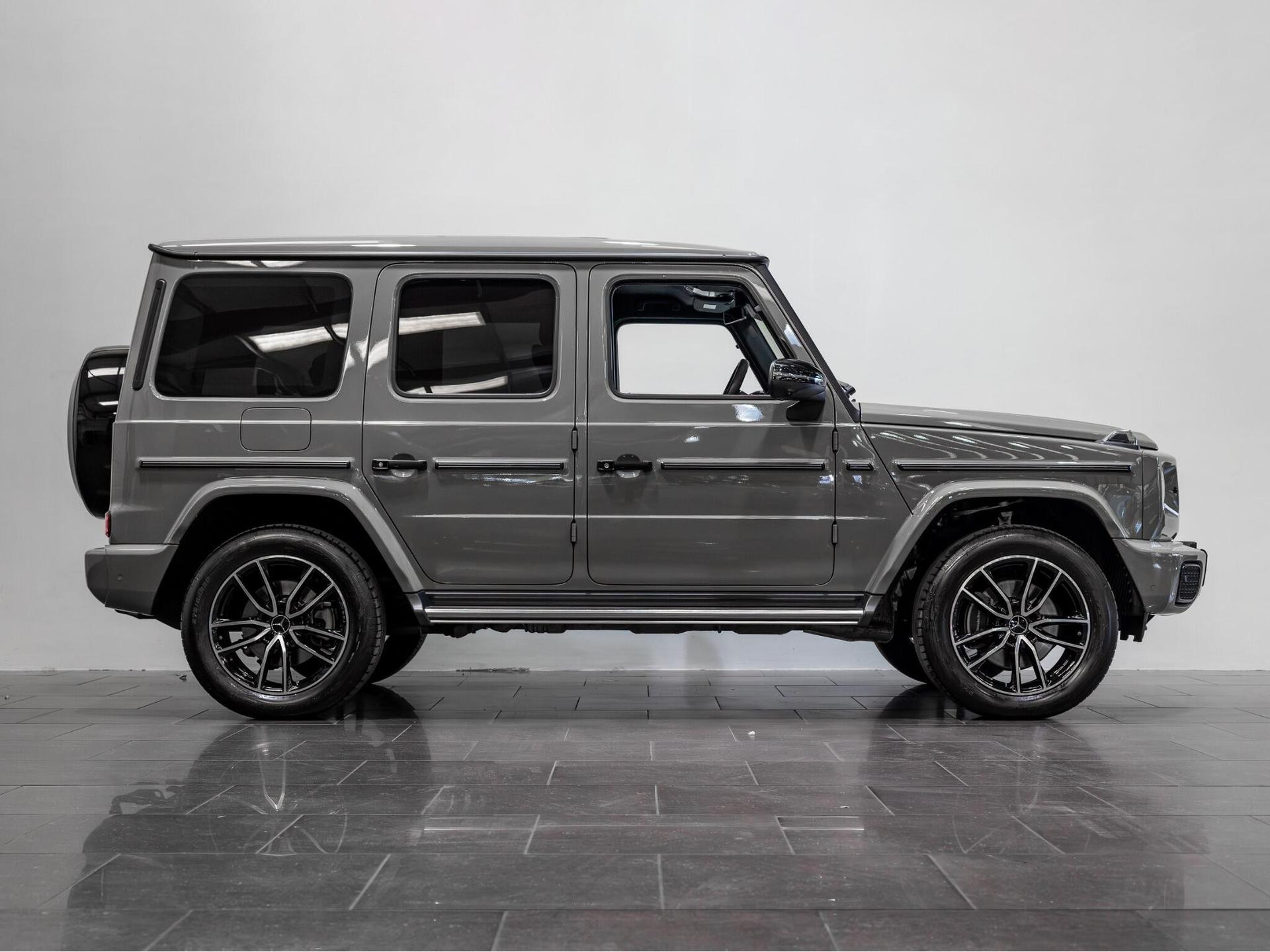 An exterior shot of the side right on a 2025 Mercedes-Benz G Class