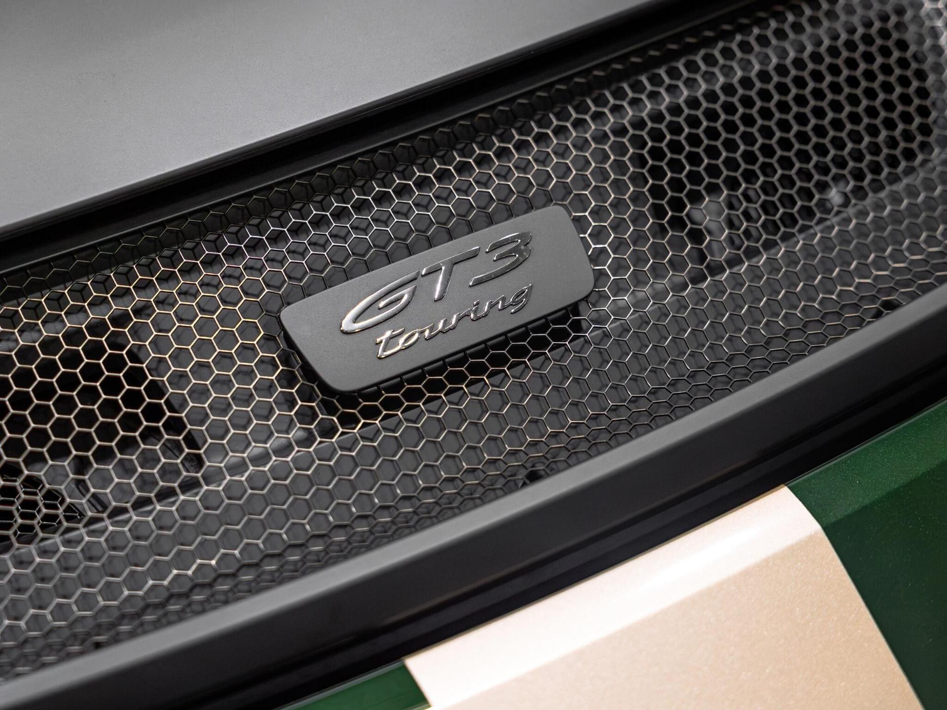 An interior shot of the misc controls on a 2025 Porsche 911
