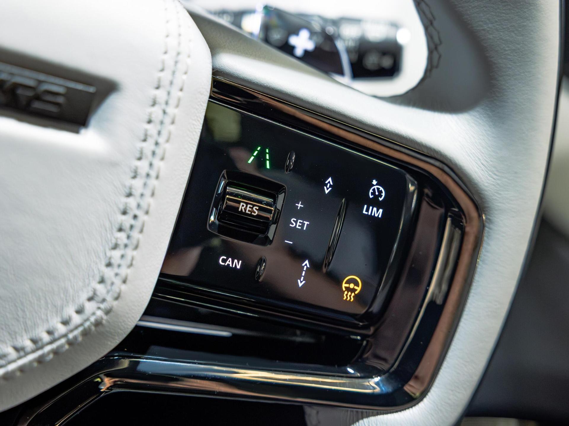 An interior shot of the misc controls on a 2026 Land Rover Range Rover Sport