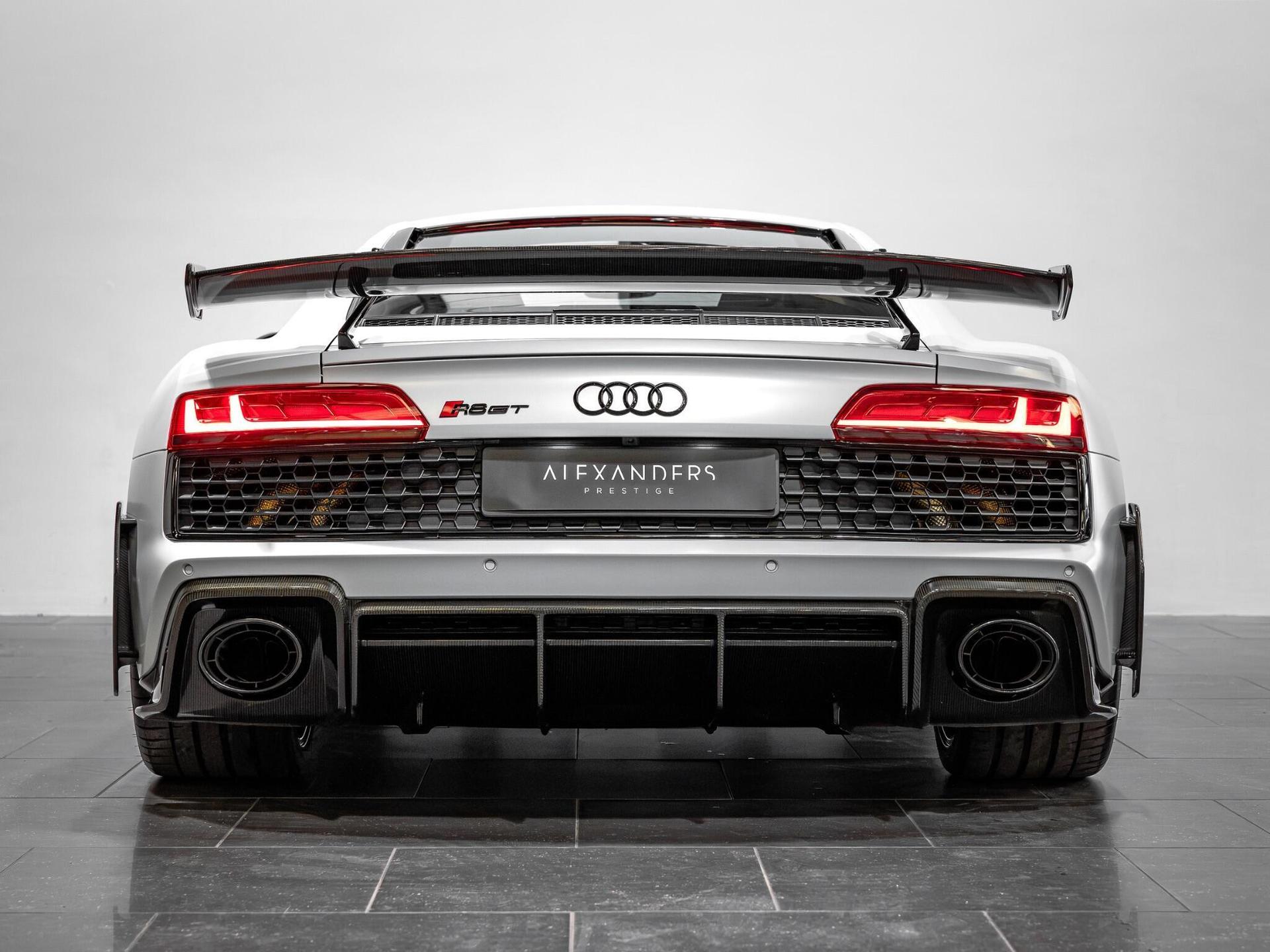 An exterior shot of the rear on a 2023 Audi R8