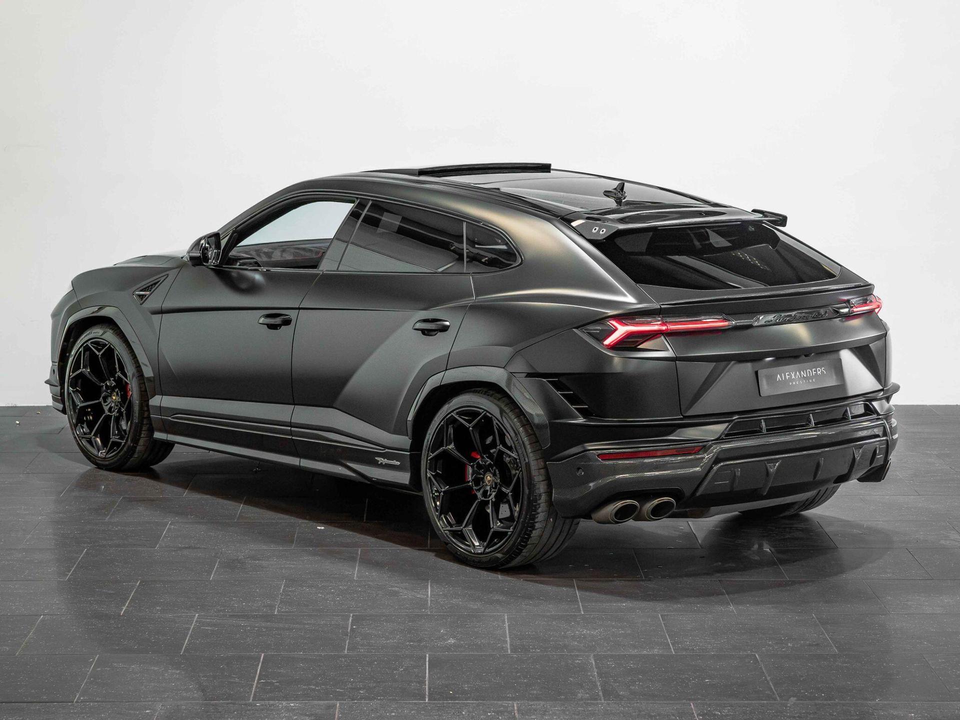 An exterior shot of the rear left on a 2023 Lamborghini Urus
