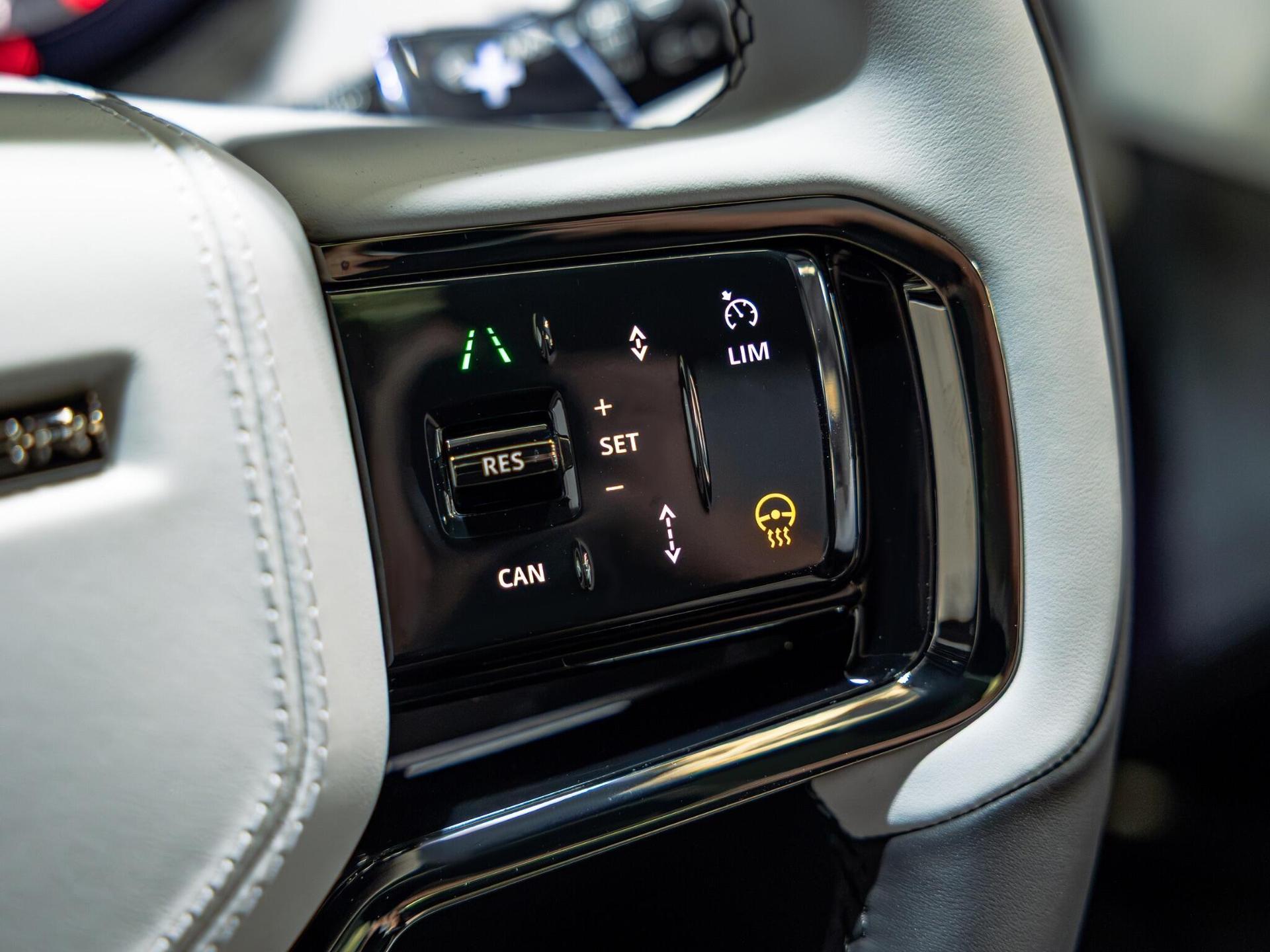 An interior shot of the misc controls on a 2026 Land Rover Range Rover Sport