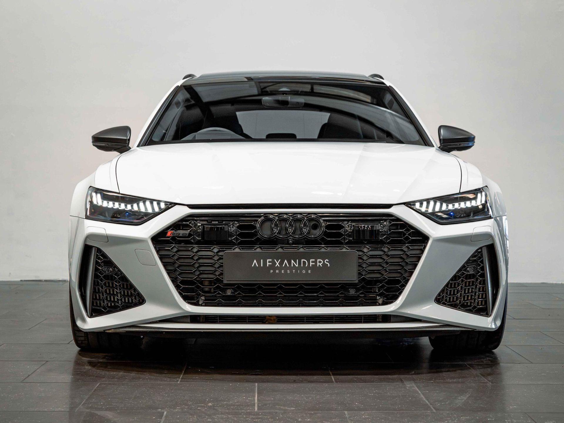 An exterior shot of the front on a 2024 Audi RS6 Avant