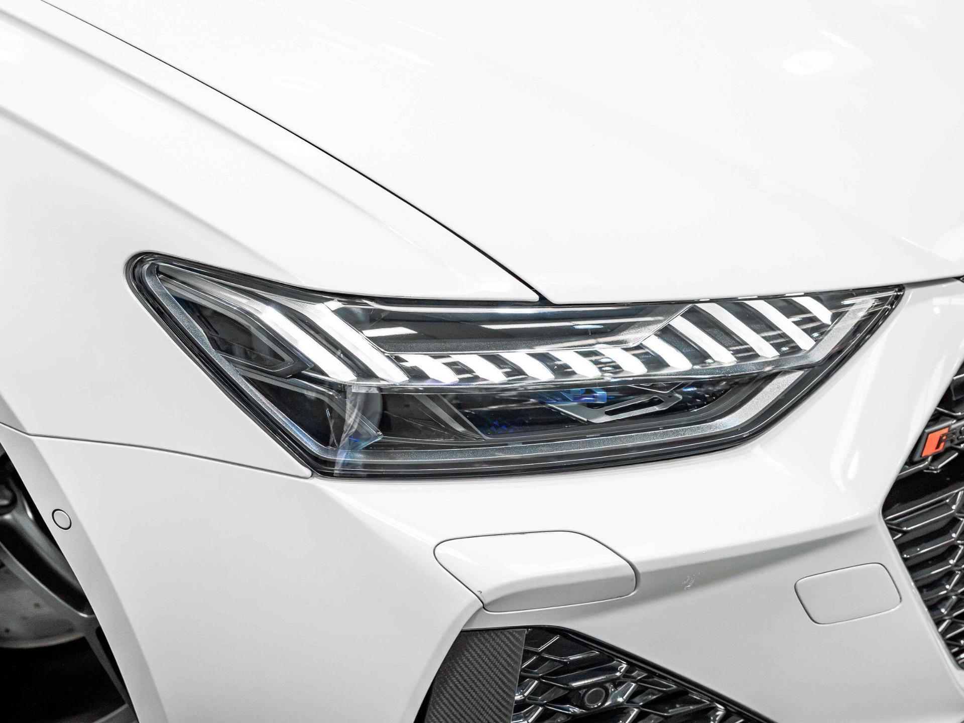 An exterior shot of the lights front on a 2024 Audi RS6 Avant