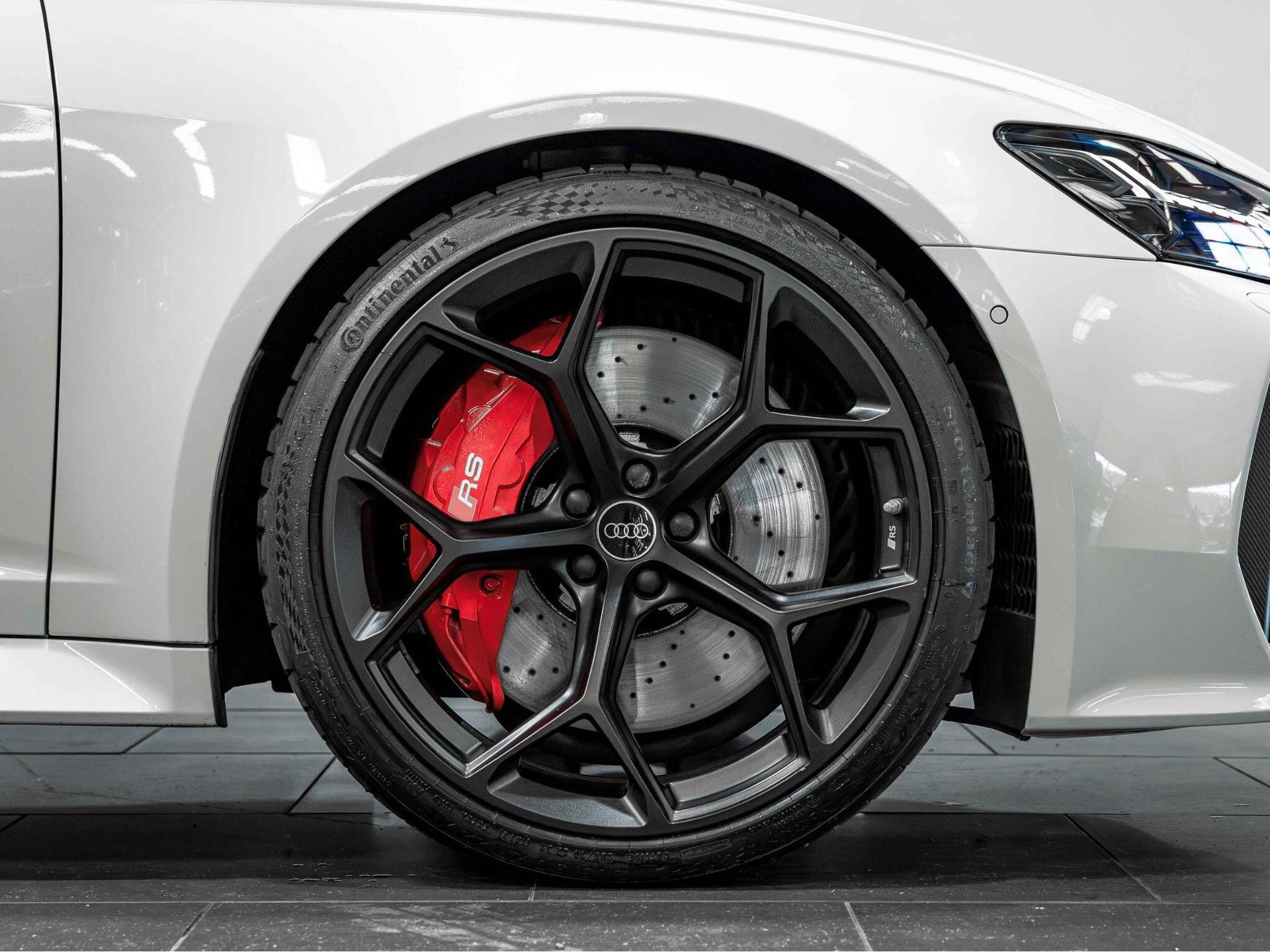 An exterior shot of the wheel on a 2024 Audi RS6 Avant