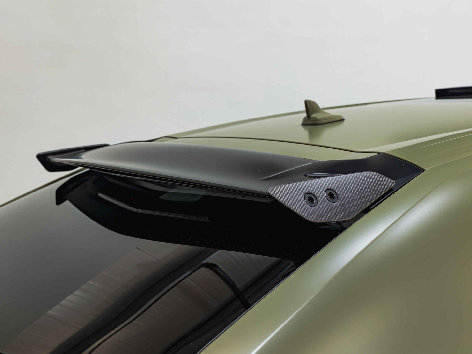 An exterior shot of the roof on a 2024 Lamborghini Urus