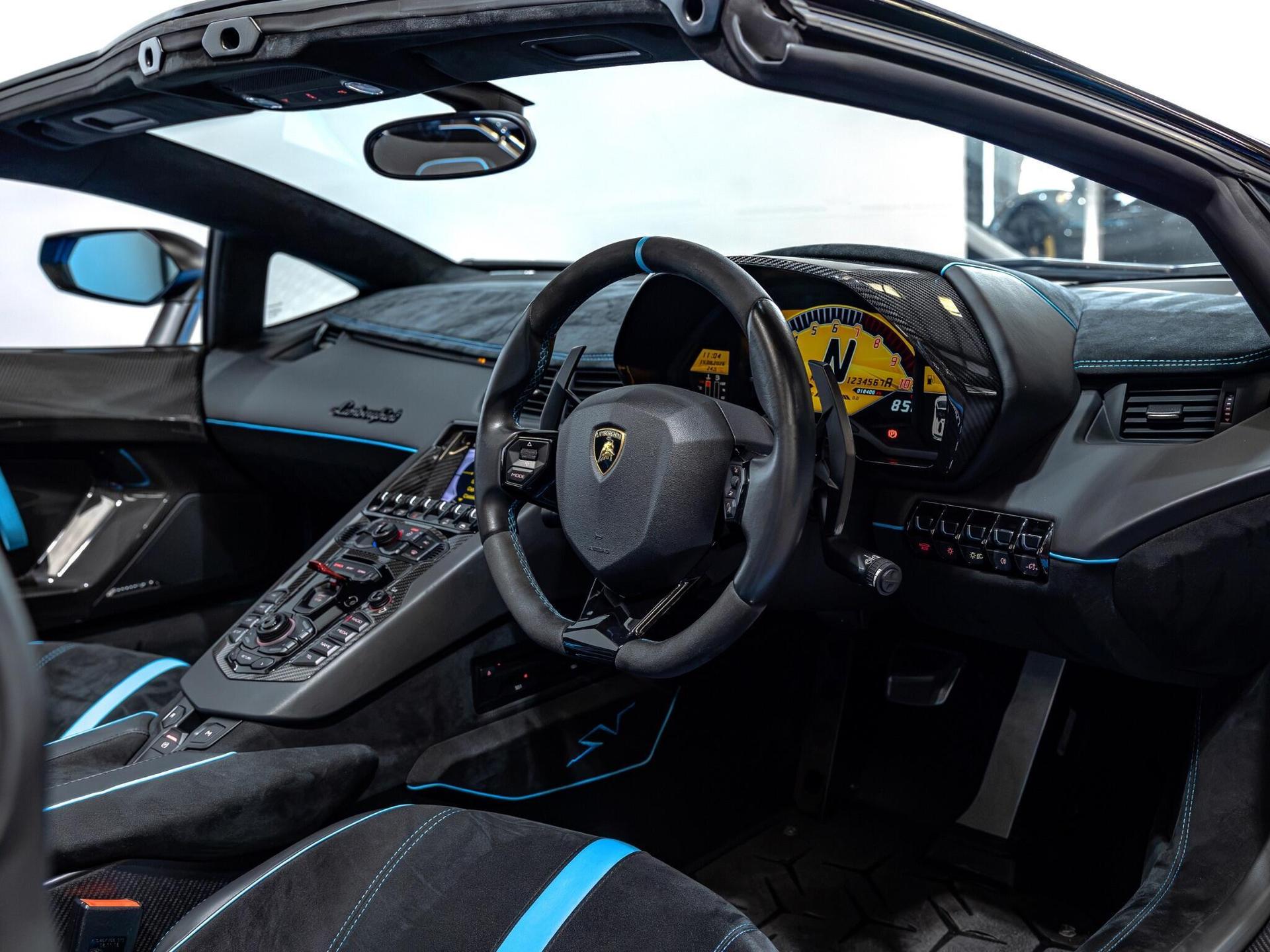 An interior shot of the interior front on a 2017 Lamborghini Aventador
