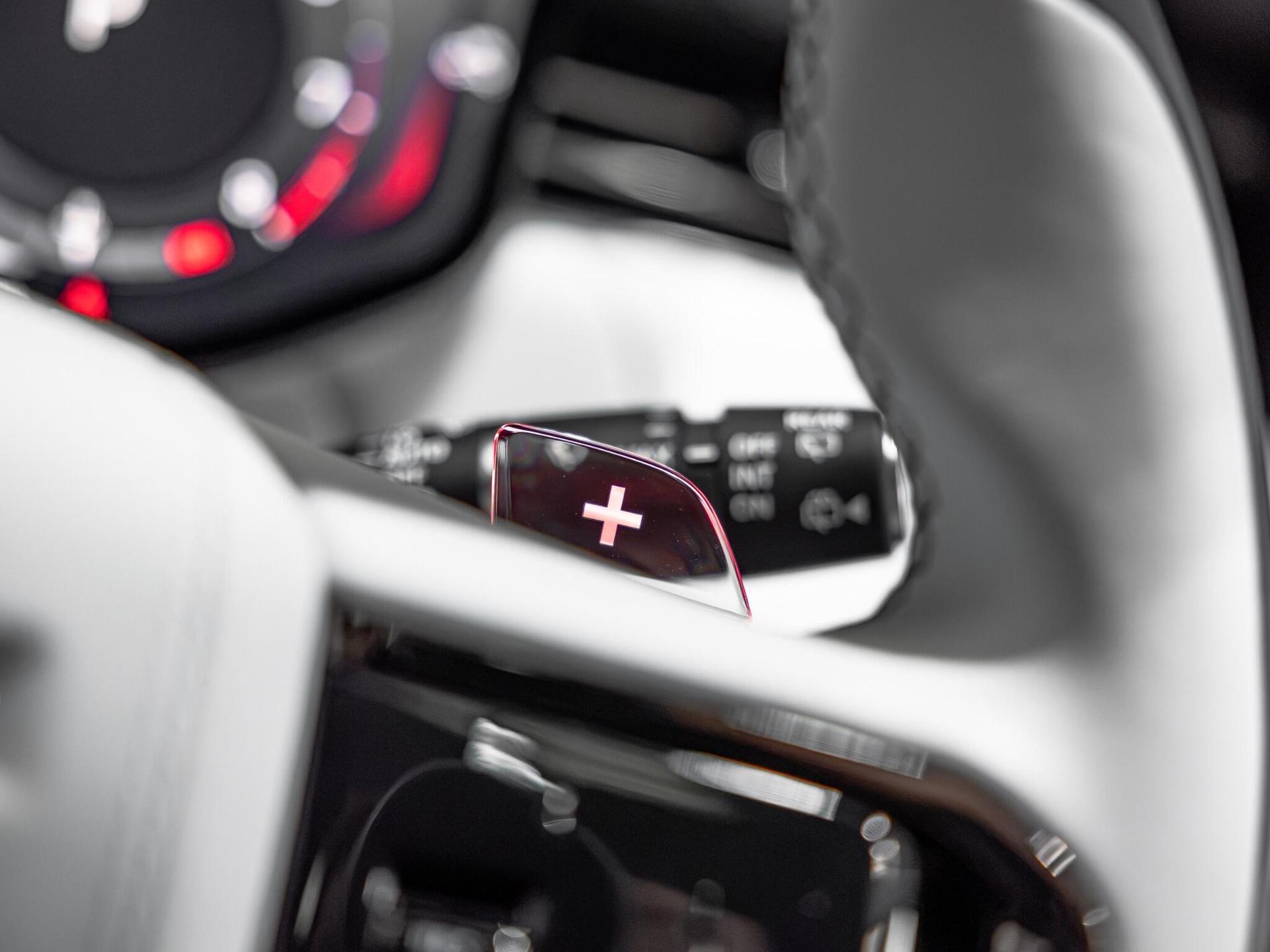 An interior shot of the misc controls on a 2026 Land Rover Range Rover Sport