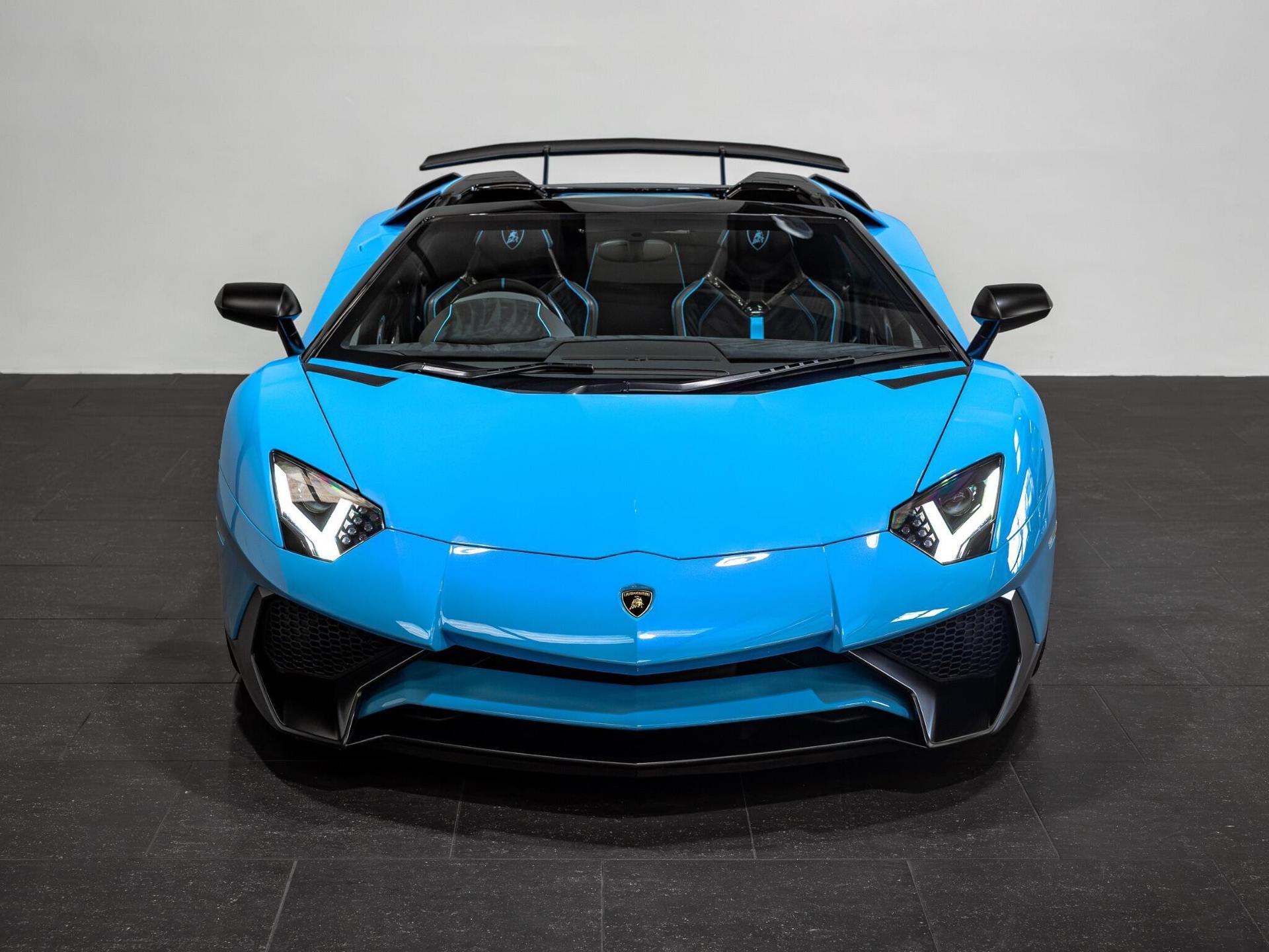 An exterior shot of the front on a 2017 Lamborghini Aventador