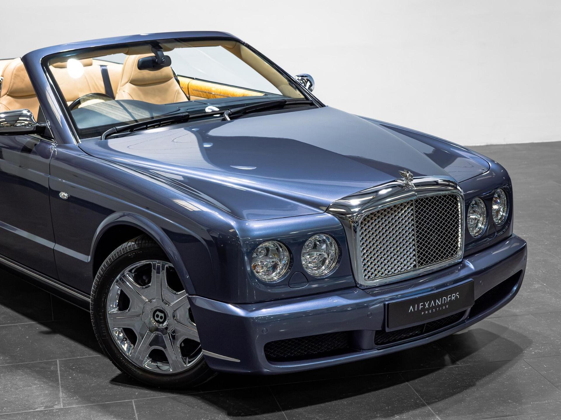 An exterior shot of the front right on a 2006 Bentley Azure