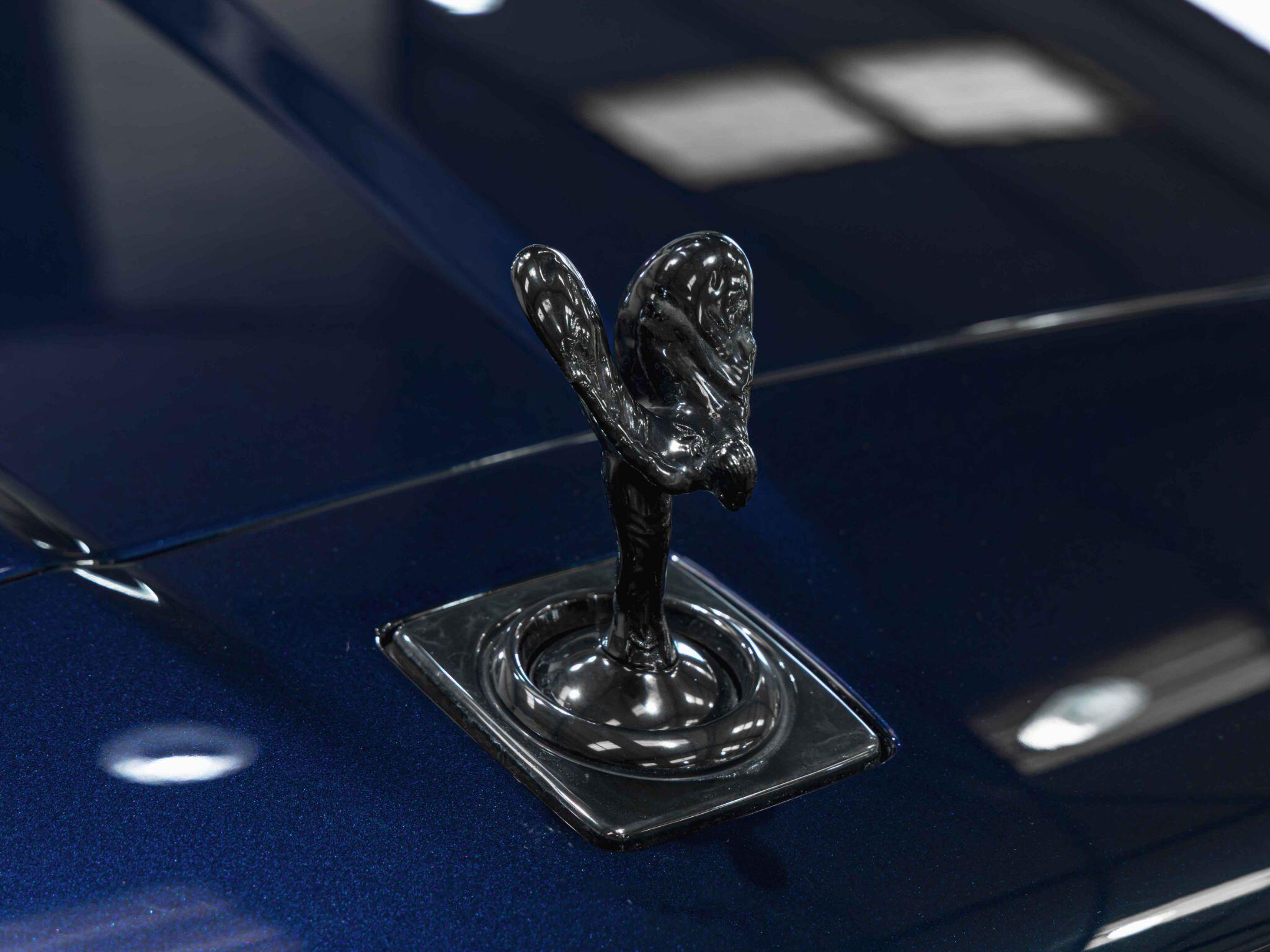 An interior shot of the interior front on a 2023 Rolls-Royce Cullinan