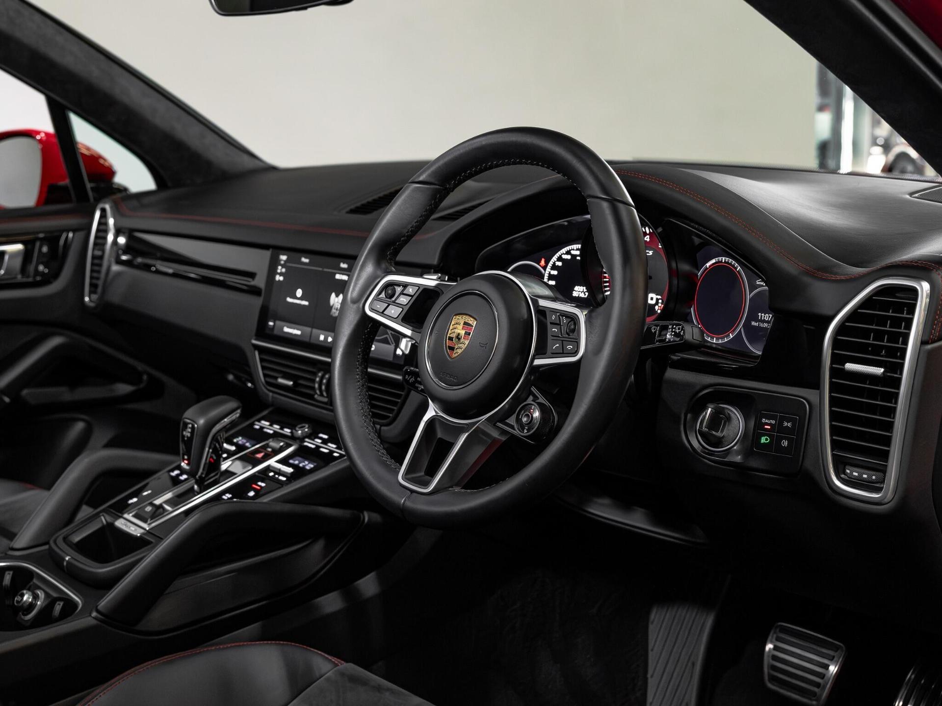 An interior shot of the interior front on a 2021 Porsche Cayenne