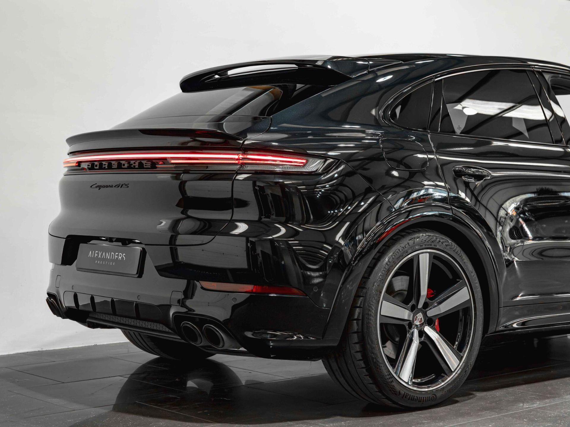 An exterior shot of the rear right on a 2025 Porsche Cayenne