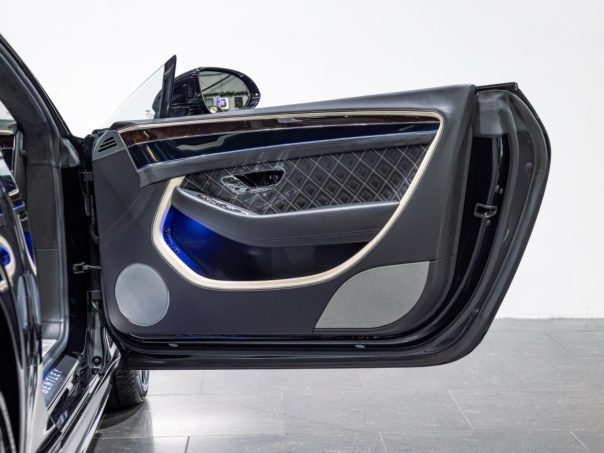 An interior shot of the door interior on a 2021 Bentley Continental
