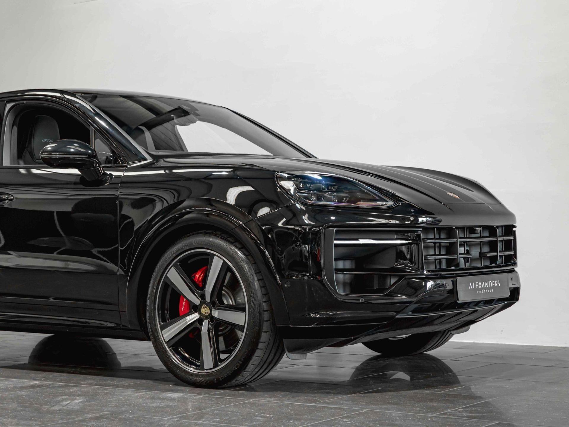 An exterior shot of the front right on a 2025 Porsche Cayenne