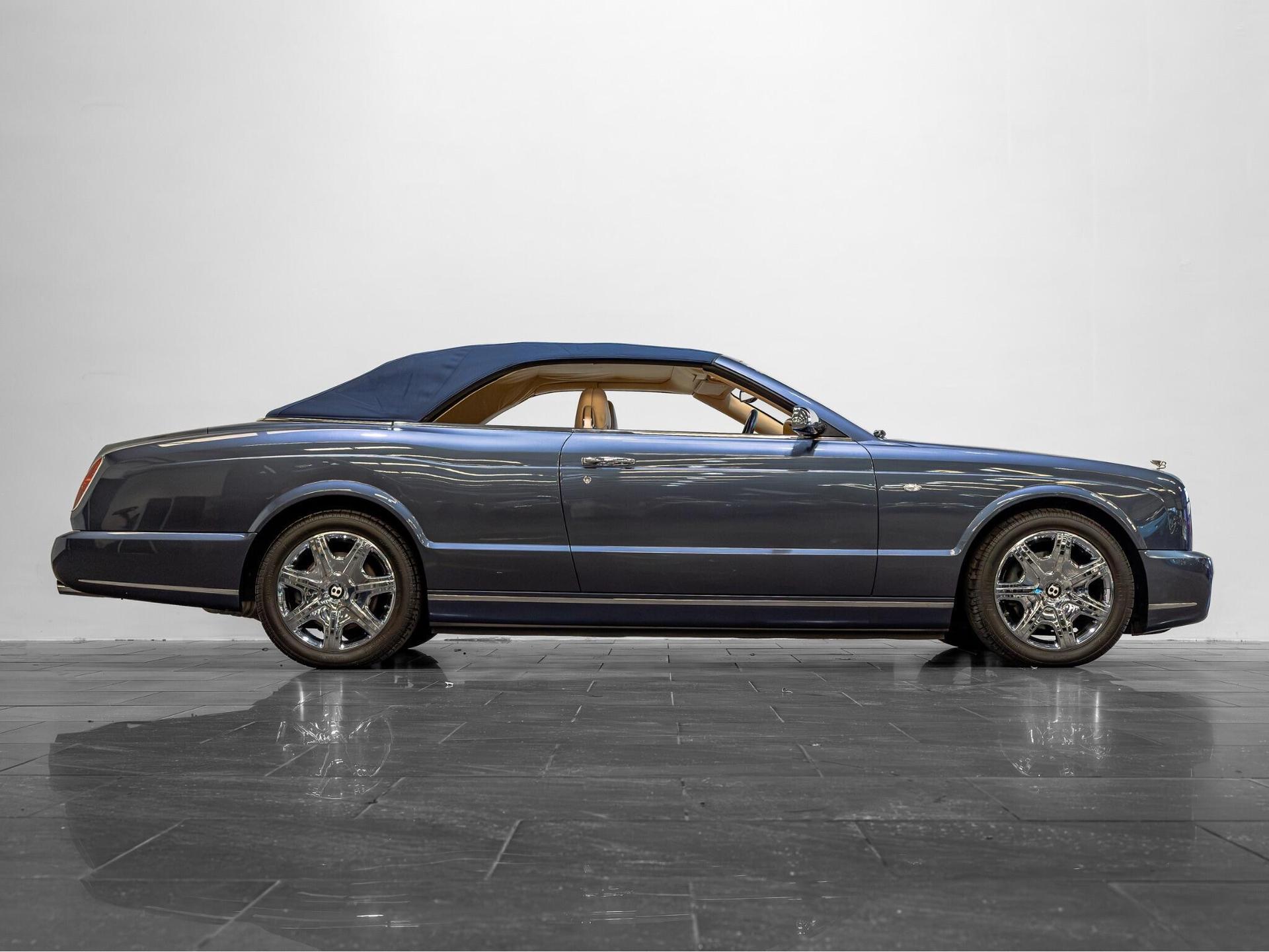 An exterior shot of the side right on a 2006 Bentley Azure