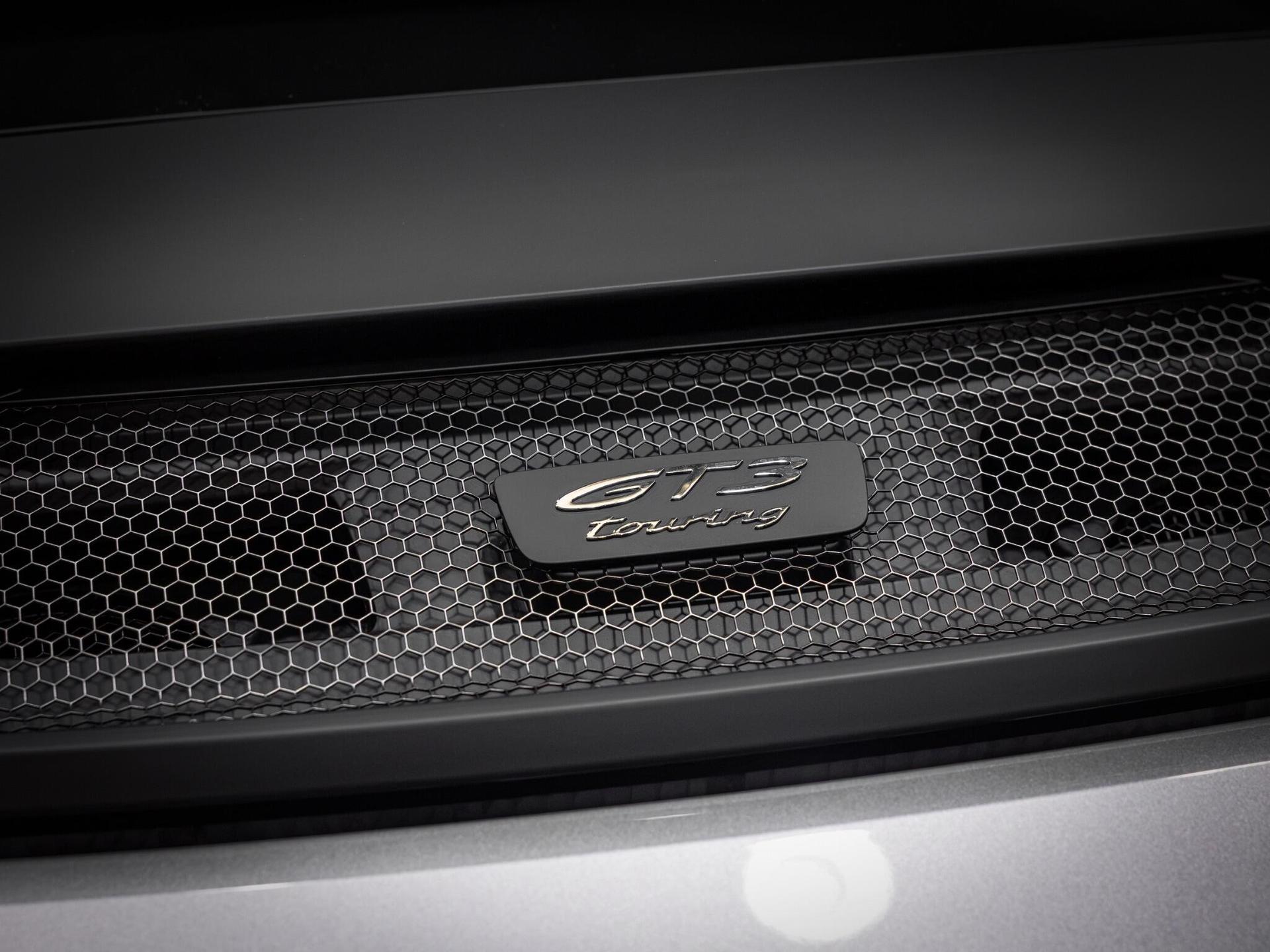 An interior shot of the misc controls on a 2026 Porsche 911
