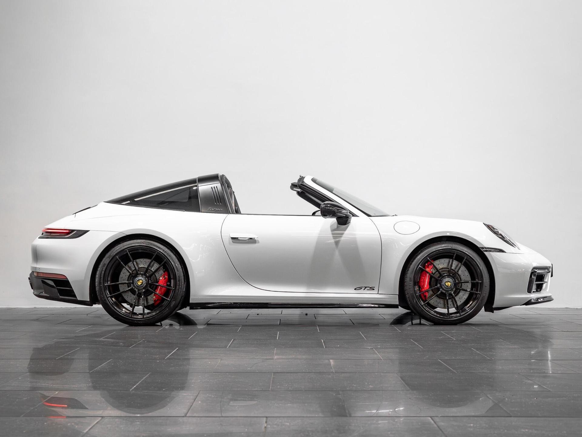An exterior shot of the side right on a 2021 Porsche 911