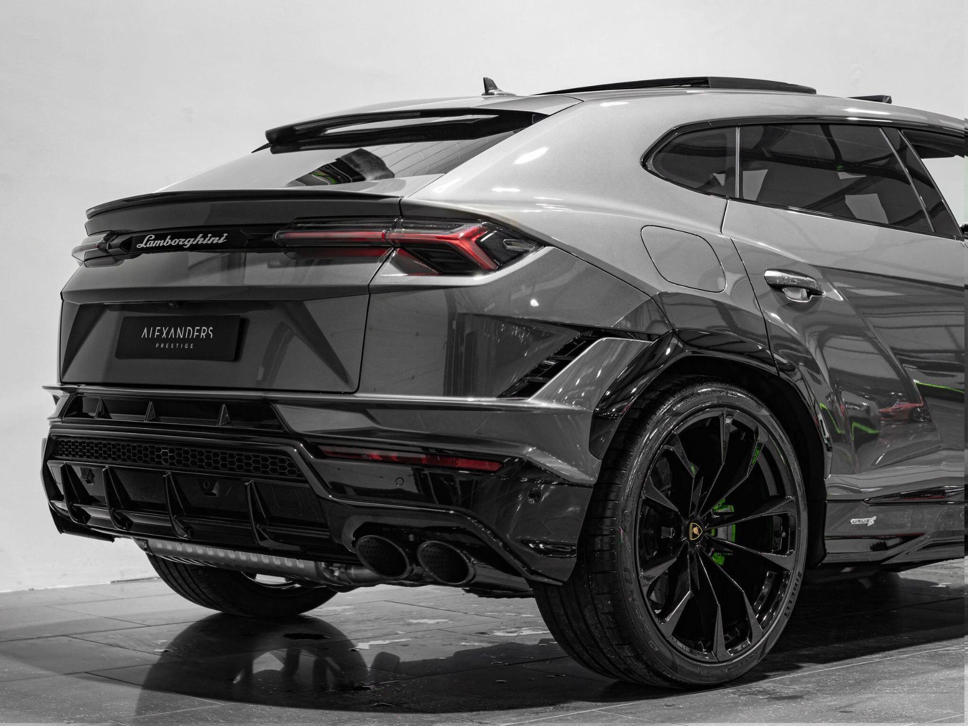 An exterior shot of the rear right on a 2024 Lamborghini Urus