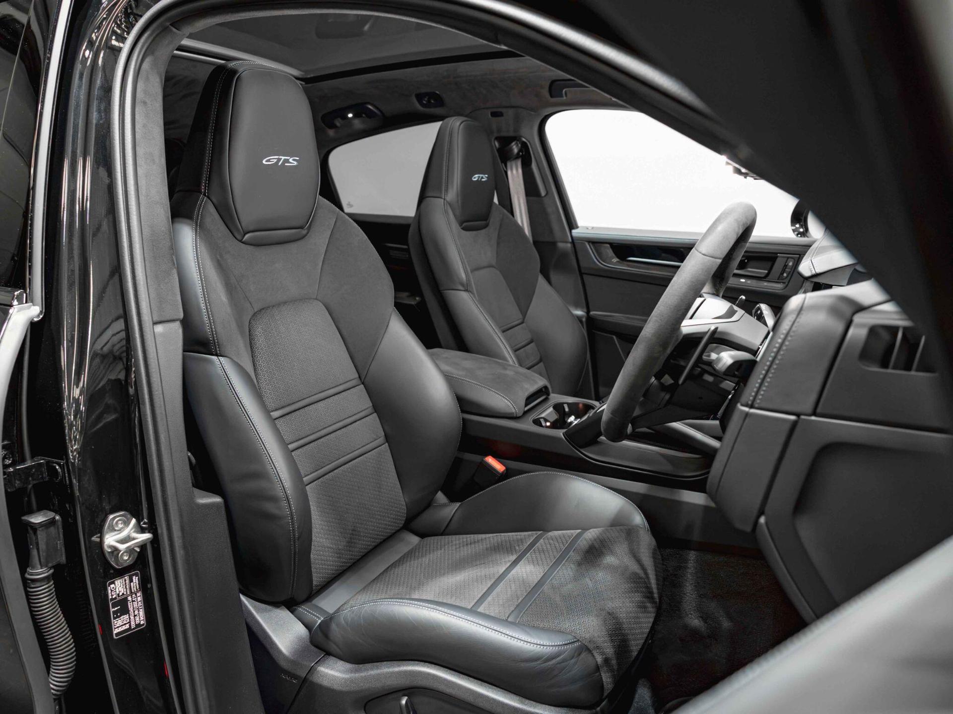 An interior shot of the seat front passenger on a 2025 Porsche Cayenne