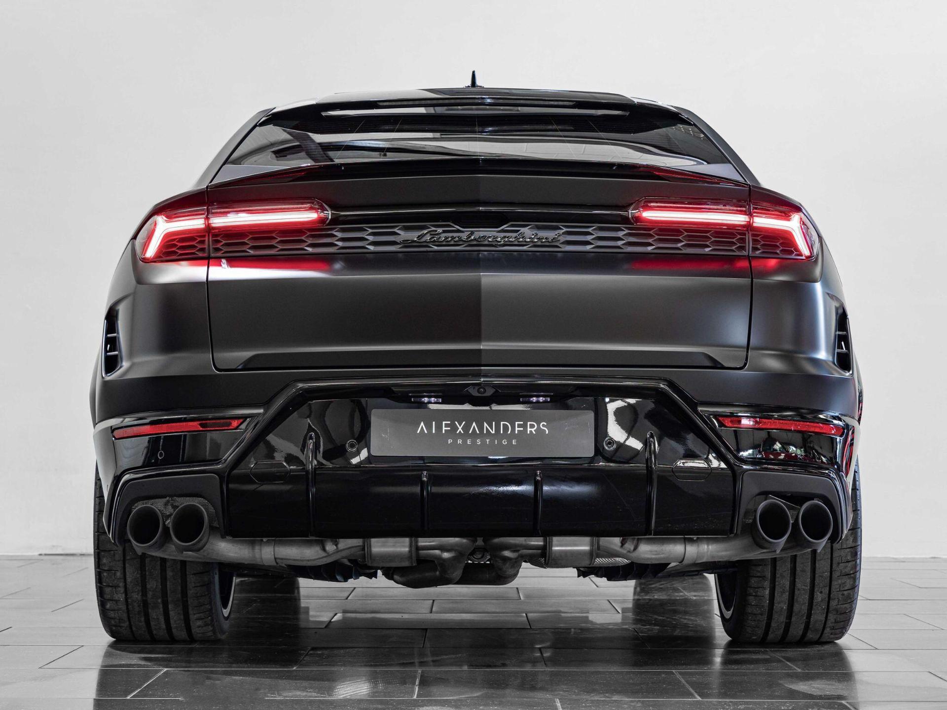 An exterior shot of the rear on a 2025 Lamborghini Urus