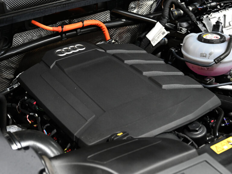 2020 (20) Audi Q5 Competition 55 TFSIe S Line Quattro S Tronic 14.1kWh - Image 3