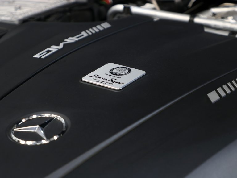 2018 (18) Mercedes Benz AMG GT-R Premium 4.0 Bi-Turbo V8 - Image 3