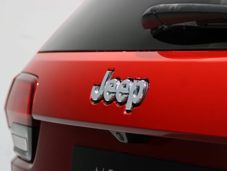 2017 (67) Jeep Grand Cherokee SRT Hemi 6.4 V8 Auto - Image 27