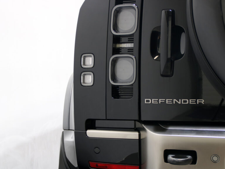 2021 (21) Land Rover Defender 90 X P400 3.0 Auto - Image 0