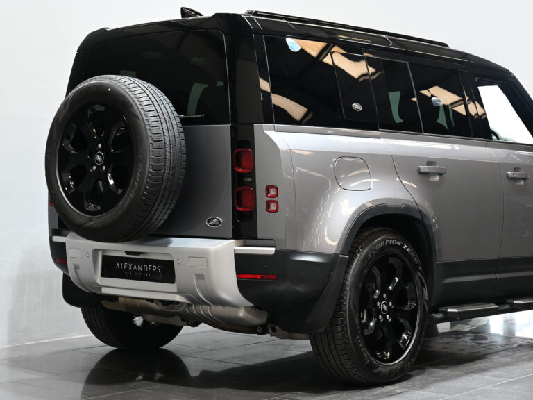 2021 (21) Land Rover Defender 110 HSE 3.0 D300 Auto [7 Seat] - Image 0