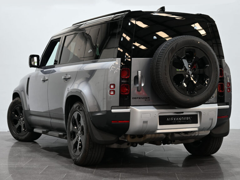 2021 (21) Land Rover Defender 110 HSE 3.0 D300 Auto [7 Seat] - Image 6