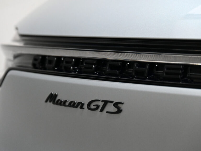 2020 (20) Porsche Macan GTS 2.9T V6 PDK - Image 21