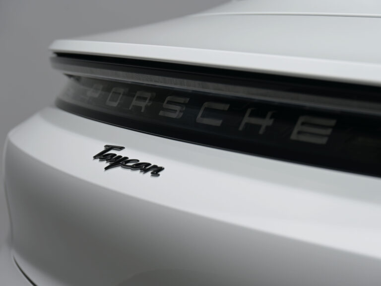 2021 (21) Porsche Taycan Performance Plus 93kWh Auto - Image 1