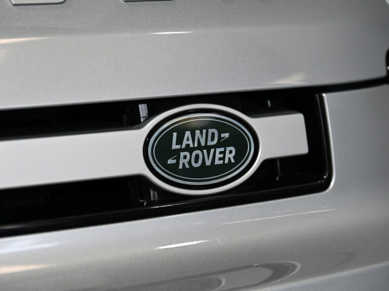 2020 (70) Land Rover Defender 110 SE D240 2.0 Auto - Image 18