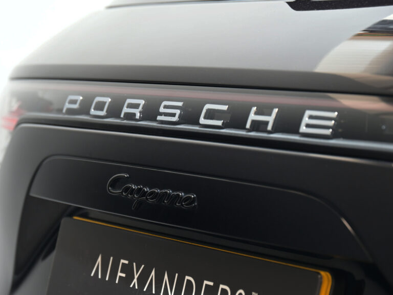 2020 (20) Porsche Cayenne E-Hybrid V6 Tiptronic S - Image 0