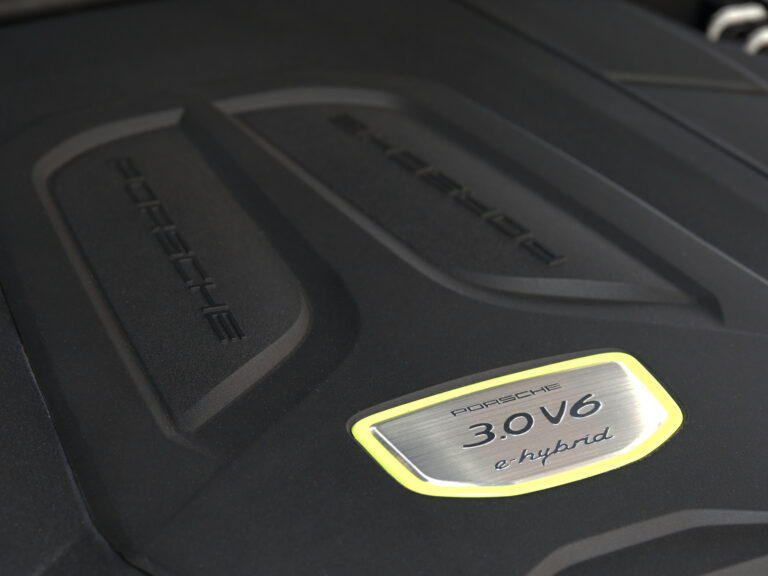 2020 (20) Porsche Cayenne E-Hybrid V6 Tiptronic S - Image 3